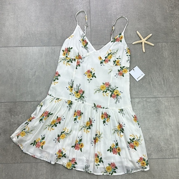 🔆O’Neill🔆 SLADE MINI DRESS CUTE Embroidered 70’s vacation girly - Picture 2 of 15